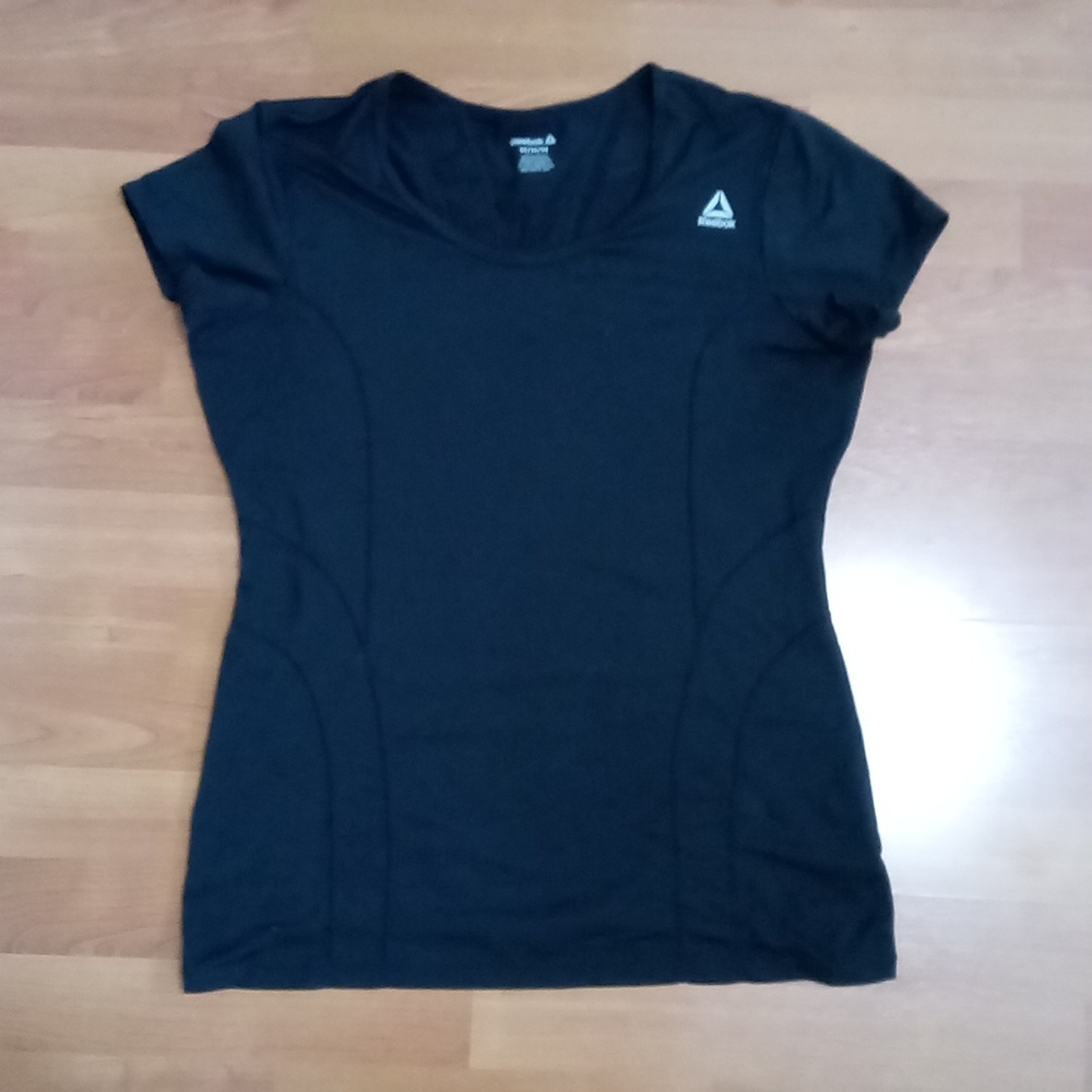 Reebok fitted workout shirt